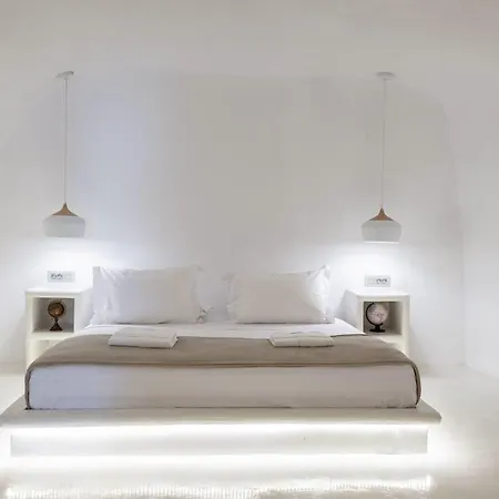 Globe Suites